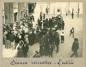 Séance récréative, vers 1900