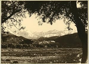 Paysage de montagne avec château, à identifier