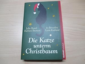 Die Katze unterm Weihnachtsbaum