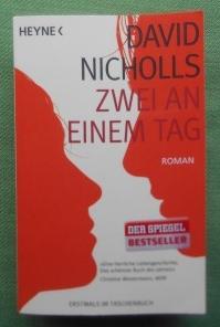 Imagen del vendedor de Zwei an einem Tag. Roman. Aus dem Englischen von Simone Jakob. a la venta por Versandantiquariat Sabine Varma