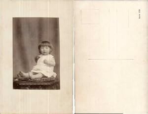 Bild des Verkufers fr Nice early 1900s Sweet Girl Child Photo Postcard zum Verkauf von Versandhandel Lehenbauer