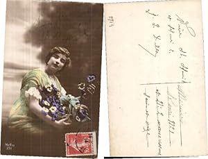 Bild des Verkufers fr PRETTY NICE GIRL w. FLOWER 1910s Photo Postcard zum Verkauf von Versandhandel Lehenbauer