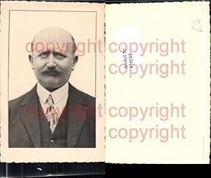 Bild des Verkufers fr 479243,Foto Mann m. Glatze Portrait Anzug zum Verkauf von Versandhandel Lehenbauer