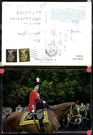 Image du vendeur pour 103081,Adel Monarchie The Queen Elisabeth II Uniform Pferd Trooping the Colour mis en vente par Versandhandel Lehenbauer