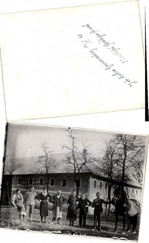 Bild des Verkufers fr Bauernfamilie Bauern m. Pferd um 1920 zum Verkauf von Versandhandel Lehenbauer