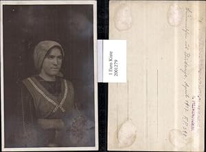 Imagen del vendedor de 2001279,Frau m. Kopftuch Portrait Feldpost 398 Infanterie Regiment 8. Feldkompagnie 1917 a la venta por Versandhandel Lehenbauer