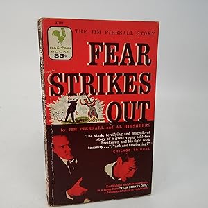 Immagine del venditore per Fear Strikes Out venduto da Queen City Books