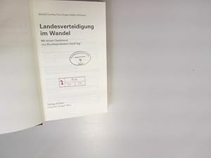 Seller image for Landesverteidigung im Wandel. for sale by Antiquariat Bookfarm