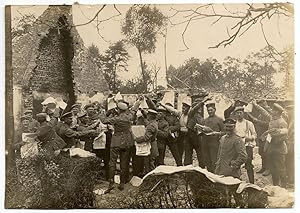 World war 1 Berlin German soldiers reading newspapers Silver photo 1914c S957