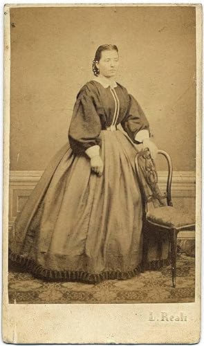 Carte de visite Pistoia Portrait of an Italian woman 1860c Original albumen photo Reali S148
