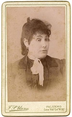 Carte de visite Theater Actress or Opera singer not identified 1890c F. P. Uzzo Palermo S238