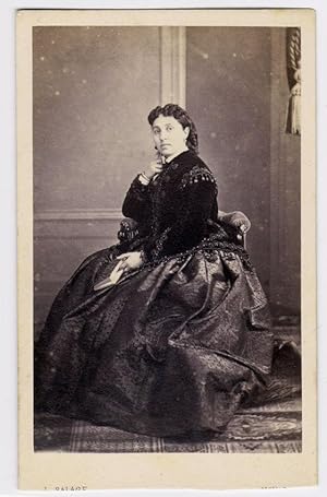Novara Portrait of a thoughtful woman with book Carte de visite 1860 L. Salagé Vi70