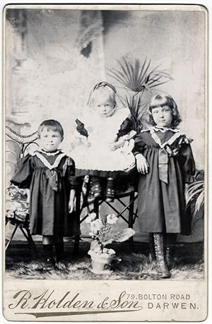 Cabinet Darwen UK Portrait of little brother and sisters Photo Holden 1890c S655