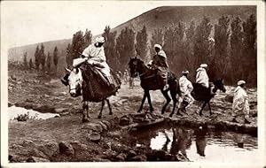 Bild des Verkufers fr Ansichtskarte / Postkarte Scenes et Types, En route pour le souk, Araber auf dem Weg zum Markt, Pferde, Maghreb zum Verkauf von akpool GmbH