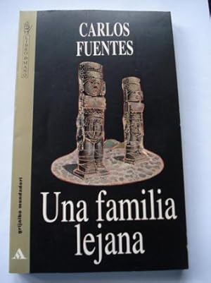 Imagen del vendedor de Una familia lejana a la venta por GALLAECIA LIBROS