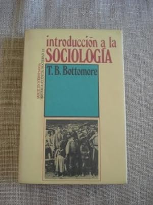 Seller image for Introduccin a la sociologa for sale by GALLAECIA LIBROS