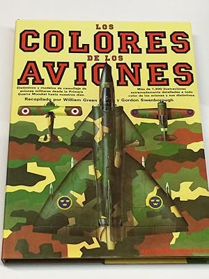 Imagen del vendedor de Los colores de los aviones. Distintivos y modelos de camuflaje de aviones militares. a la venta por LIBRERA DEL PRADO