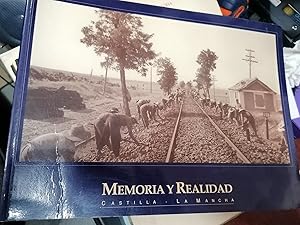 Image du vendeur pour MEMORIA Y REALIDAD. Castilla La Mancha mis en vente par Itziar Arranz Libros & Dribaslibros