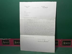 Maschinengeschriebener Brief mit eigenhändiger Unterschrift von Roderich Menzel an an Attila Hörb...