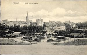Bild des Verkufers fr Ansichtskarte / Postkarte Weimar in Thringen, Blick vom Museum ber eine Parkanlage zur Stadt zum Verkauf von akpool GmbH