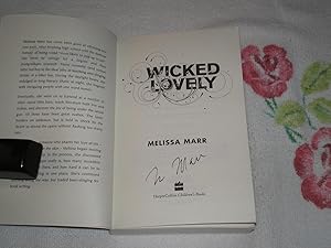 Immagine del venditore per Wicked Lovely: Signed venduto da SkylarkerBooks