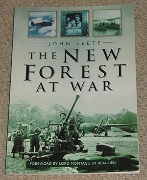 Image du vendeur pour The New Forest at War mis en vente par Makovski Books