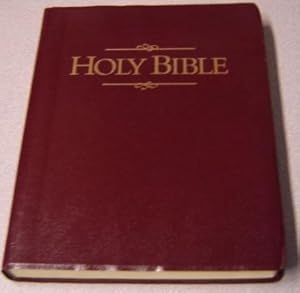 Bild des Verkufers fr Holy Bible, Giant Print, King James Version, Burgandy Cover zum Verkauf von Books of Paradise