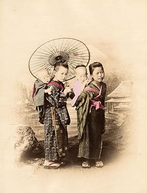 Adolfo Farsari (attrib.) Two little girls Original handcolored photo Japan 1885c L356