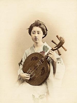 Ogawa Kazumasa Singing girl Original vint. handcolored photo Japan 1890c L354