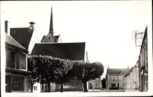 Ansichtskarte / Postkarte Ablis Yvelines, Place de l'Eglise, Platz bei der Kirche, Geschäftshaus