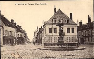 Ansichtskarte / Postkarte Fismes Marne, Fontaine Place Lamotte, Straßenpartie