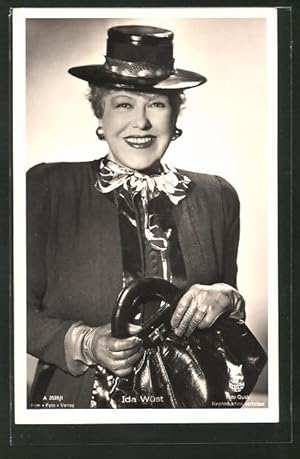 Bild des Verkufers fr Ansichtskarte Schauspielerin Ida Wst mit Hut zum Verkauf von Bartko-Reher