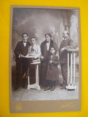 Seller image for Antigua Fotografia - Old Photography : FAMILIA for sale by LIBRERA MAESTRO GOZALBO