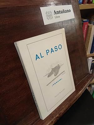 Immagine del venditore per Al paso (versos) venduto da Libros Antuano