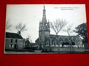 Bild des Verkufers fr Carte Postale Ancienne - 6360 - PLOURHAN (C. du N). Eglise et Place. Clochers de Bretagne. zum Verkauf von JOIE DE LIRE