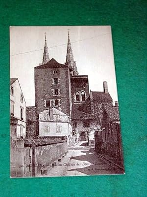 Carte Postale Ancienne - MOULINS - Ancien Château des Ducs de Boubon.