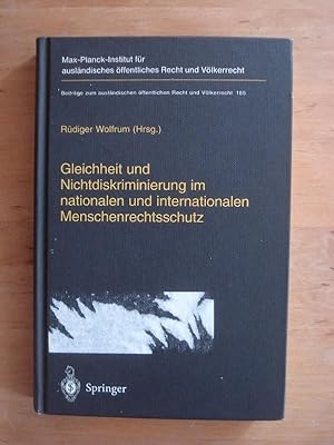 Image du vendeur pour Gleichheit und Nichtdiskriminierung im nationalen und internationalen Menschenrechtsschutz mis en vente par Antiquariat Birgit Gerl