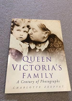 Image du vendeur pour Queen Victoria's Family mis en vente par 84 Charing Cross Road Books, IOBA