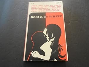 Bild des Verkufers fr Black On White by John Folger First Print 1967 PB zum Verkauf von Joseph M Zunno