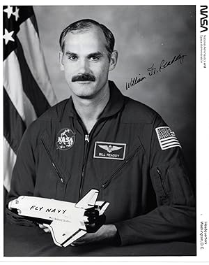 SIGNED PHOTOGRAPH OF NASA SHUTTLE ASTRONAUT WILLIAM F. READDY