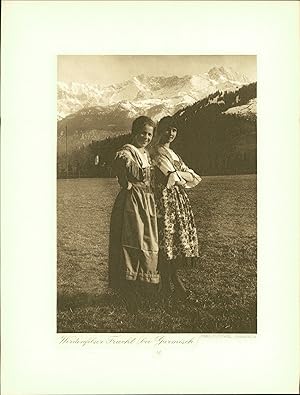 Seller image for Kupfertiefdruck : Schuhplattler auf der Hirschbergalm. Werdenfelser Tracht (bei Garmisch) Doppeltafel nach Photographien. for sale by Bcher bei den 7 Bergen