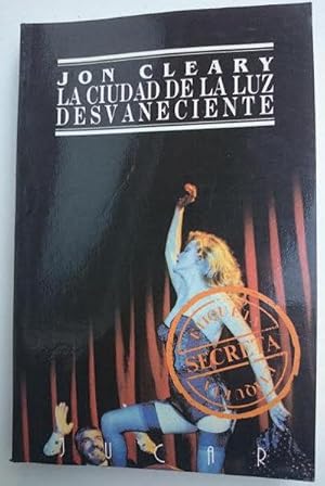 Seller image for La ciudad de la luz desvaneciente. Traduccin: Jess del Campo Gmez for sale by Librera Reencuentro