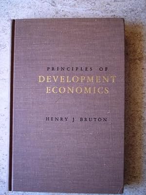 Bild des Verkufers fr Principles of Development Economics zum Verkauf von P Peterson Bookseller