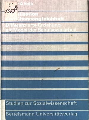 Bild des Verkufers fr Sozialisation und Chancengleichheit. Differenzierte Erziehung am Modell der Schulsozialarbeit. Studien zur Sozialwissenschaft. Band 5 zum Verkauf von books4less (Versandantiquariat Petra Gros GmbH & Co. KG)