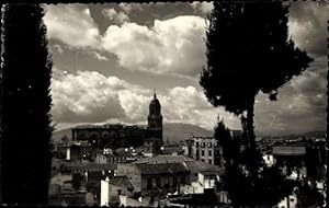 Bild des Verkufers fr Ansichtskarte / Postkarte Mlaga Andalusien Spanien, Catedral vista desde Gibralfaro, Blick ber die Dcher, Kathedrale zum Verkauf von akpool GmbH