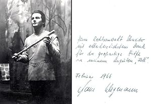 Sänger (1928-2012). Eigenh. Widmung mit U. u. Dat. auf der Rückseite eines Original-Fotos (14 x 1...