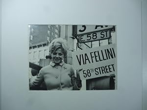 Sandra Milo a New York per l'oscar a 8 1/2. (Fotografia originale vintage)