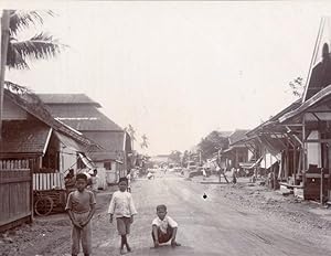 Borneo Island Samarinda Children Street Life Photo 1920