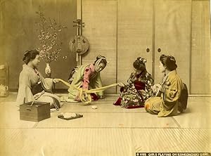 Japan Girls playing on Konkonchiki Game Old Albumen Hand Colored Photo 1890