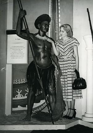 London Exhibition Visitor admiring the necklace of Fijian Warrior Old Photo 1949